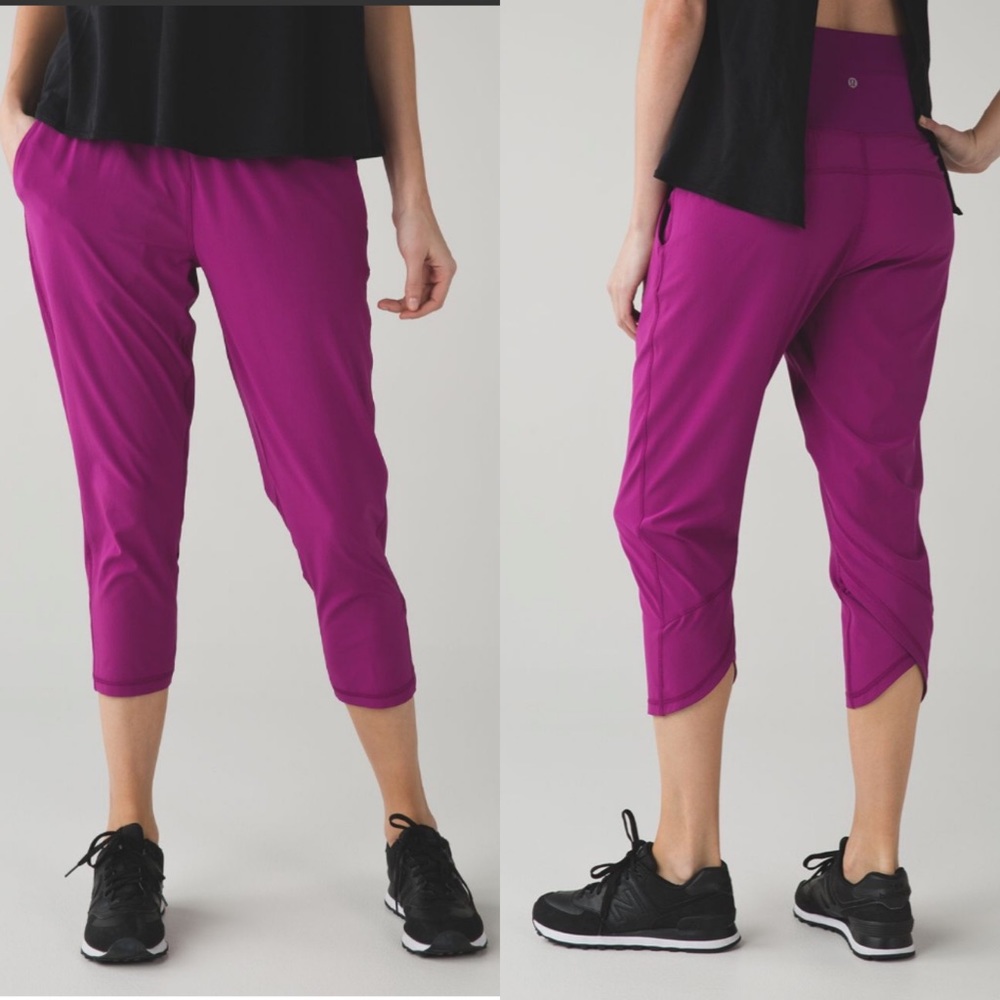 Lululemon Athletica Tranquil Crop Pant in Regal Plus Women’s Size 2